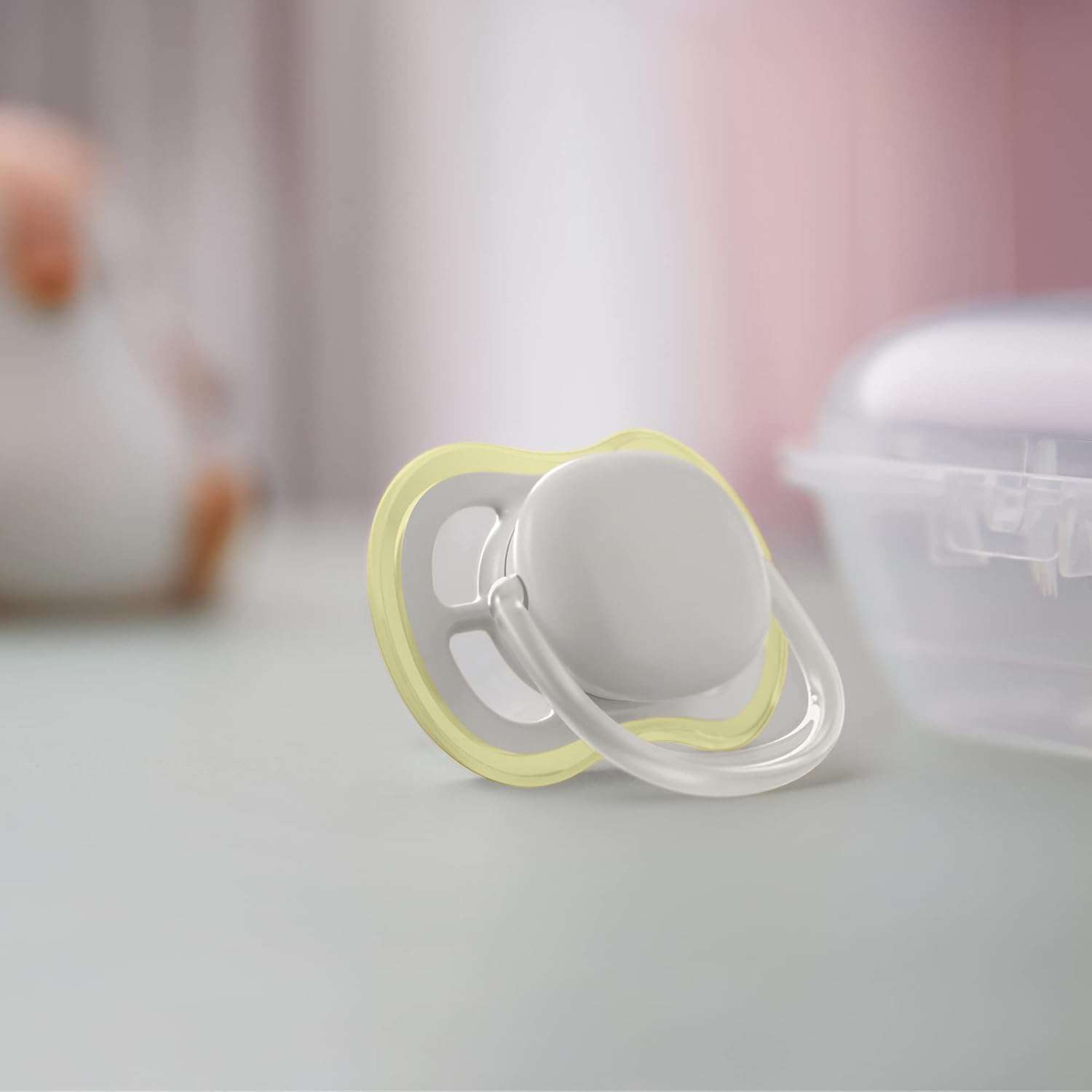 Philips Avent ultra air-fopspeen, 2 stuks - BPA-vrije speen voor baby's van 0-6 maanden (model SCF085/15)