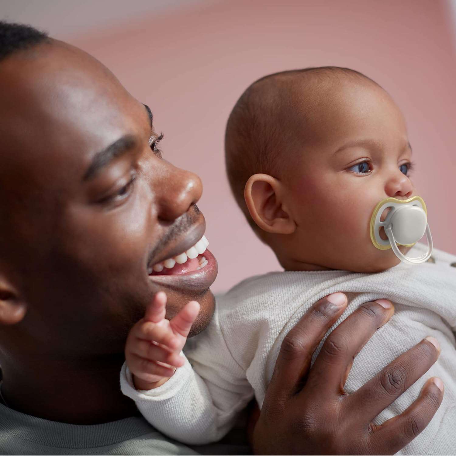 Philips Avent ultra air-fopspeen, 2 stuks - BPA-vrije speen voor baby's van 0-6 maanden (model SCF085/15)