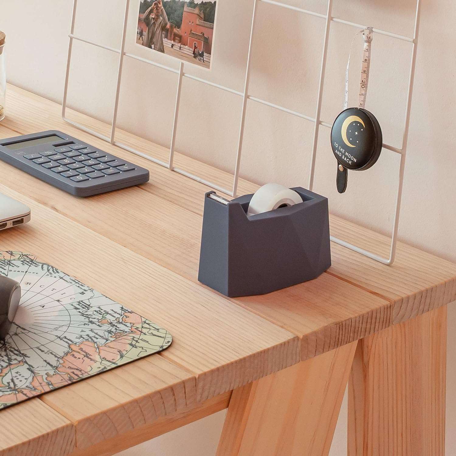 Desktop Organizer Tray, Bureau-organizer met grote capaciteit, Afmeting 250 x 175 x 72 mm, Compact en resistent ontwerp, Ideaal voor kantoor en documenten, Roze